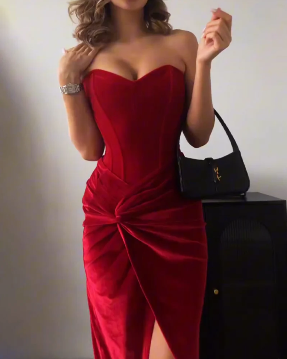 Velvéra | Velvet Twist Dress