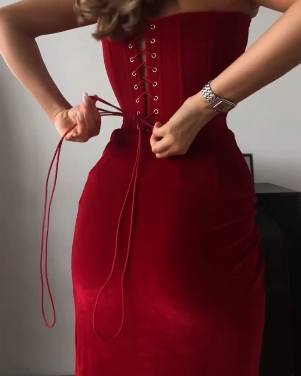 Velvéra | Velvet Twist Dress