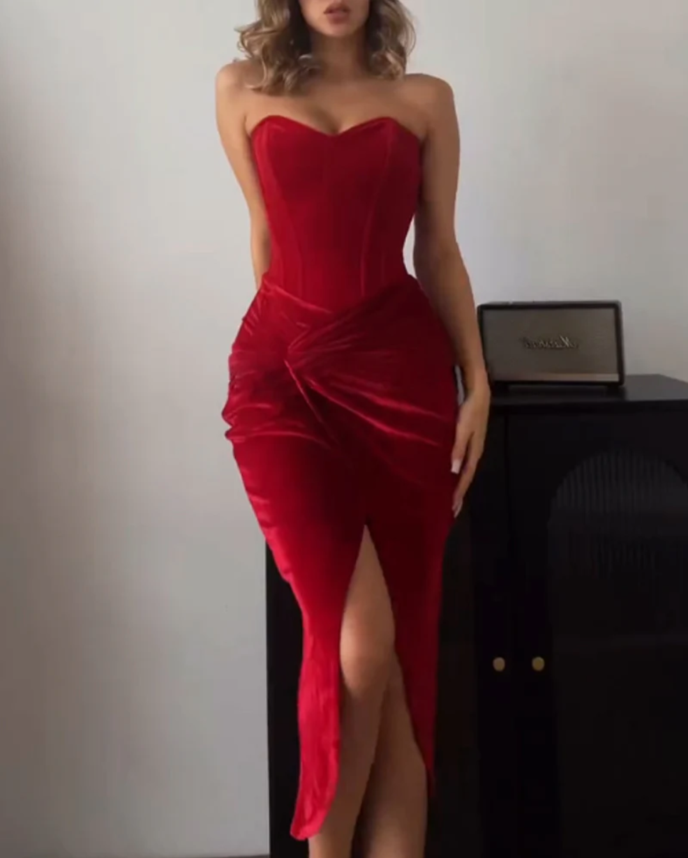 Velvéra | Velvet Twist Dress