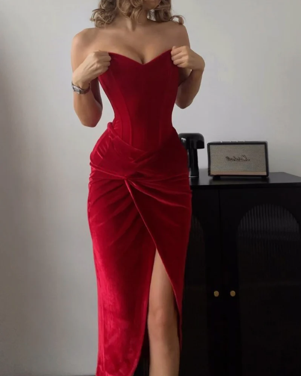 Velvéra | Velvet Twist Dress